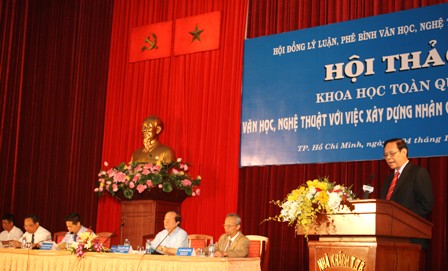 Hội thảo “Văn học, nghệ thuật với việc xây dựng nhân cách con người Việt Nam”